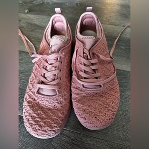 APL Gym-shoes, Size: 8